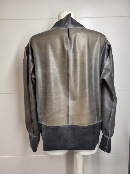 Latex basic - blouse with folds